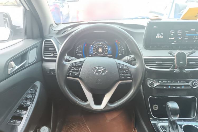 Used Hyundai Tucson 2019 280TGDi Dual-Clutch Two-Wheel Drive Fashion Edition China VI Standard Steering Wheel