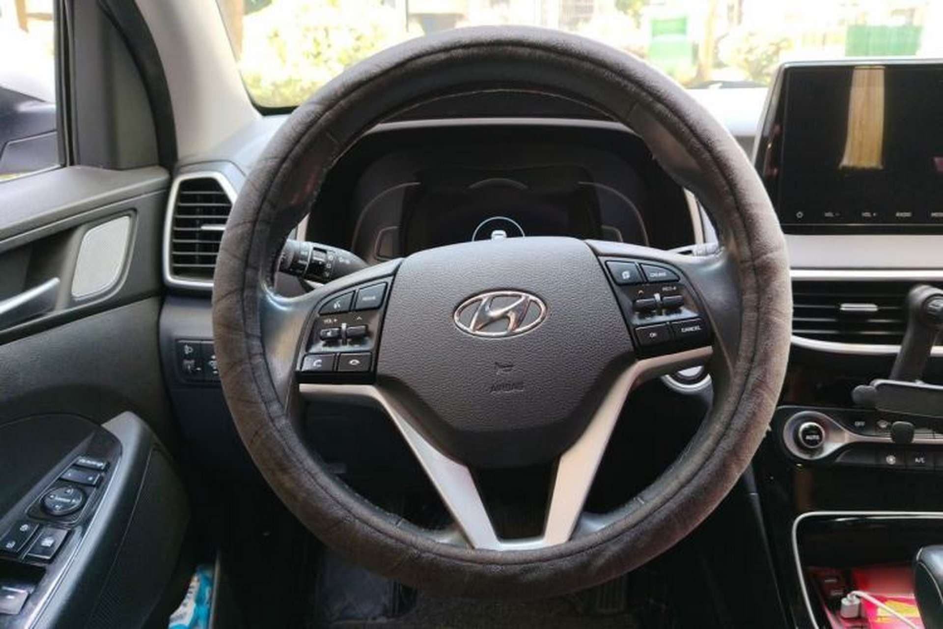 Used Hyundai Tucson 2019 280TGDi Dual-Clutch Two-Wheel Drive Fashion Edition China VI Standard Steering Wheel