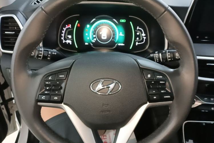 Used Hyundai Tucson 2019 280TGDi Dual-Clutch Two-Wheel Drive Fashion Edition China VI Standard Steering Wheel