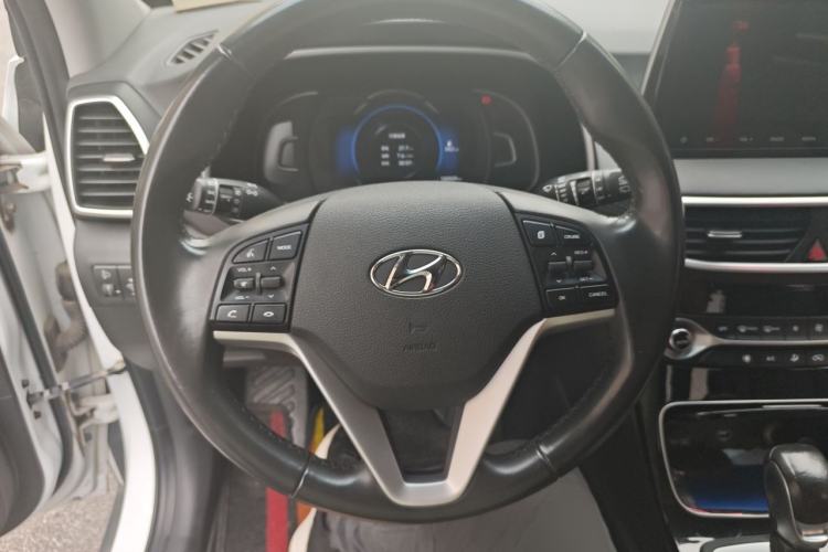 Used Hyundai Tucson 2019 280TGDi Dual-Clutch Two-Wheel Drive Fashion Edition China VI Standard Steering Wheel