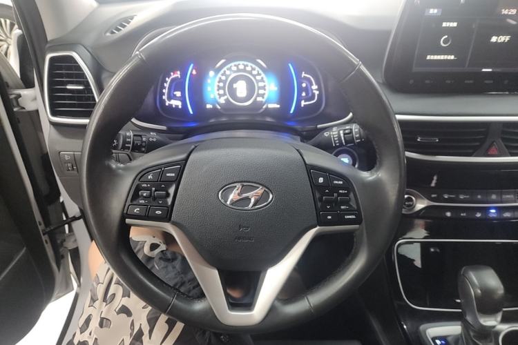 Used Hyundai Tucson 2019 280TGDi Dual-Clutch Two-Wheel Drive Fashion Edition China VI Standard Steering Wheel