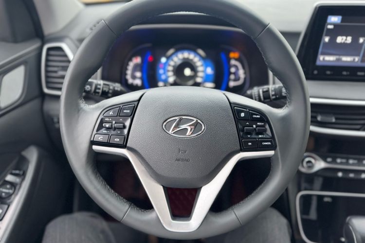 Used Hyundai Tucson 2019 280TGDi Dual-Clutch Two-Wheel Drive Fashion Edition China VI Standard Steering Wheel
