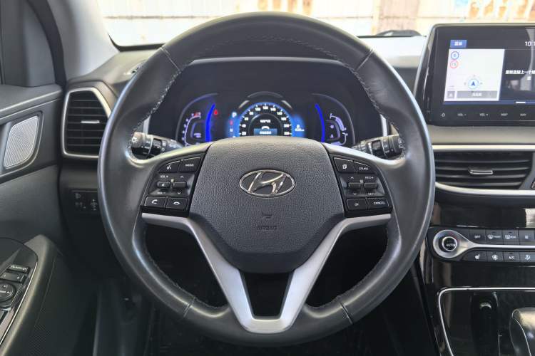 Used Hyundai Tucson 2019 280TGDi Dual-Clutch Two-Wheel Drive Smart Connect Version China VI Steering Wheel