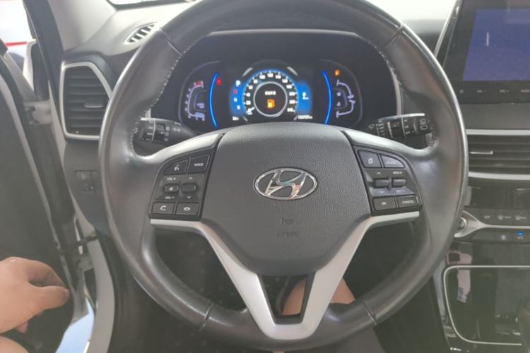 Used Hyundai Tucson 2019 280TGDi Dual-Clutch Two-Wheel Drive Fashion Edition China VI Standard Steering Wheel