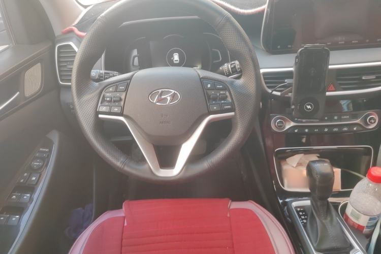 Used Hyundai Tucson 2019 280TGDi Dual-Clutch Two-Wheel Drive Smart Connect Version China VI Steering Wheel