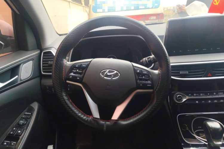 Used Hyundai Tucson 2019 280TGDi Dual-Clutch Two-Wheel Drive Fashion Edition China VI Standard Steering Wheel