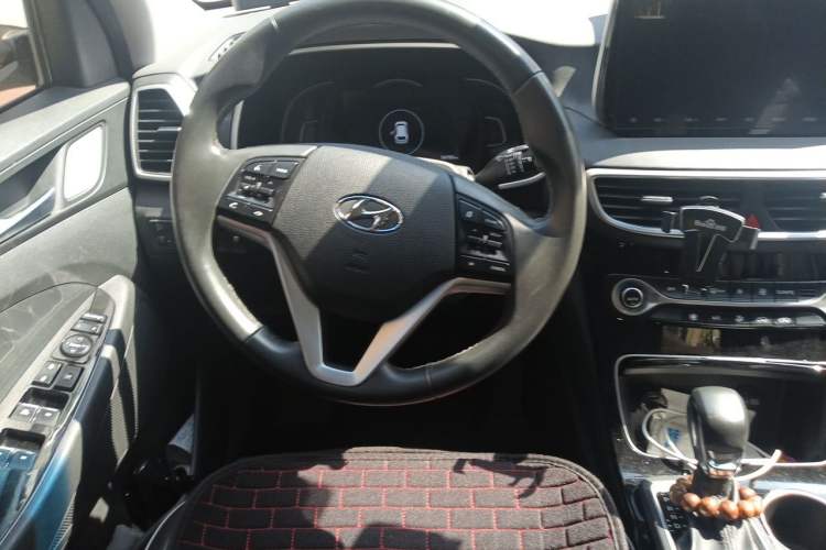 Used Hyundai Tucson 2019 280TGDi Dual-Clutch Two-Wheel Drive Fashion Edition China V Standard Steering Wheel