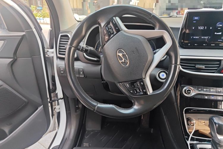 Used Hyundai Tucson 2019 280TGDi Dual-Clutch Two-Wheel Drive Fashion Edition China VI Standard Steering Wheel