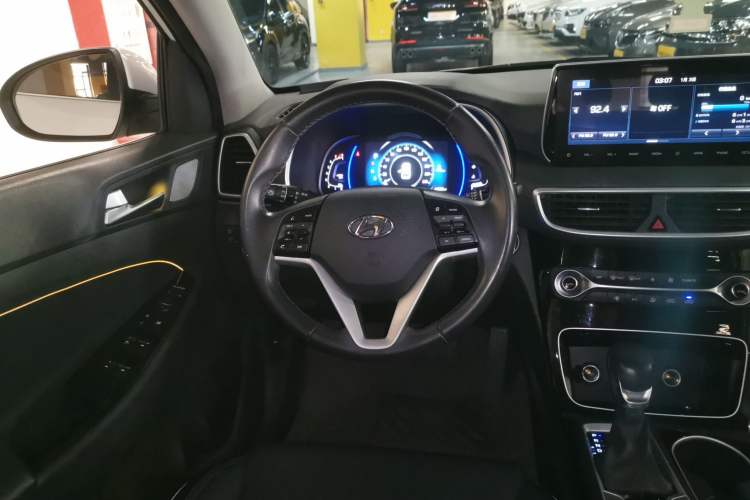 Used Hyundai Tucson 2019 280TGDi Dual-Clutch Two-Wheel Drive Fashion Edition China VI Standard Steering Wheel