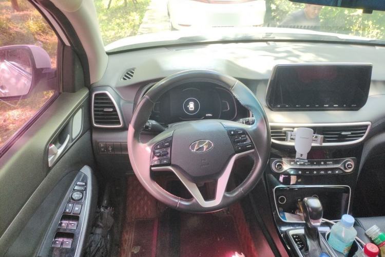 Used Hyundai Tucson 2019 280TGDi Dual-Clutch Two-Wheel Drive Smart Connect Version China VI Steering Wheel
