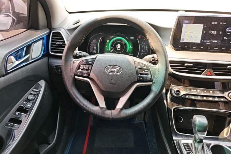 Used Hyundai Tucson 2019 280TGDi Dual-Clutch Two-Wheel Drive Smart Connect Version China VI Steering Wheel