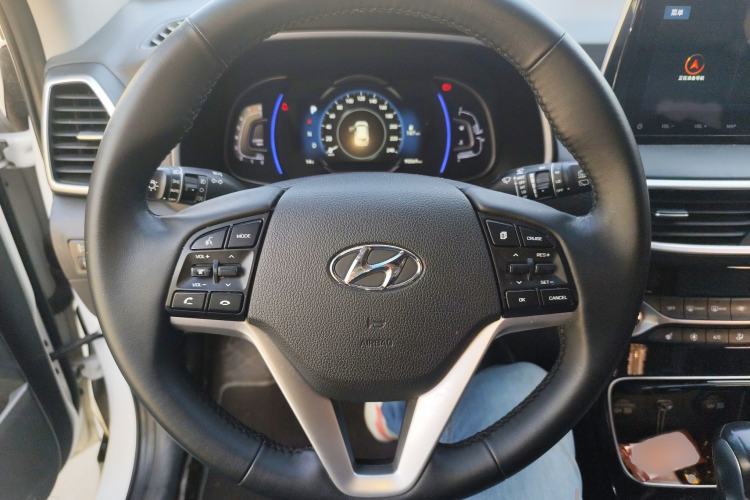 Used Hyundai Tucson 2019 280TGDi Dual-Clutch Two-Wheel Drive Smart Connect Version China V Standard Steering Wheel