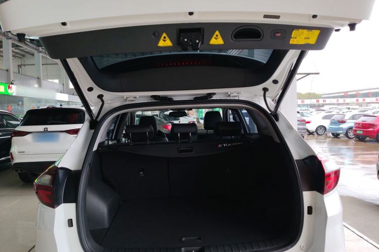 Used Hyundai Tucson 2019 280TGDi Dual-Clutch Two-Wheel Drive Fashion Edition China VI Standard Trunk