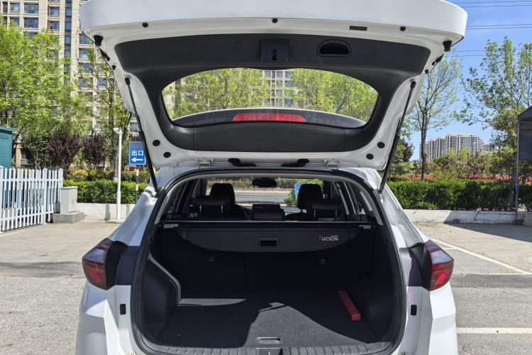 Used Hyundai Tucson 2019 280TGDi Dual-Clutch Two-Wheel Drive Smart Connect Version China VI Trunk