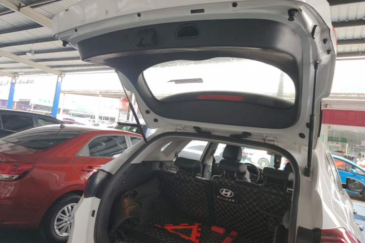 Used Hyundai Tucson 2019 280TGDi Dual-Clutch Two-Wheel Drive Fashion Edition China VI Standard Trunk