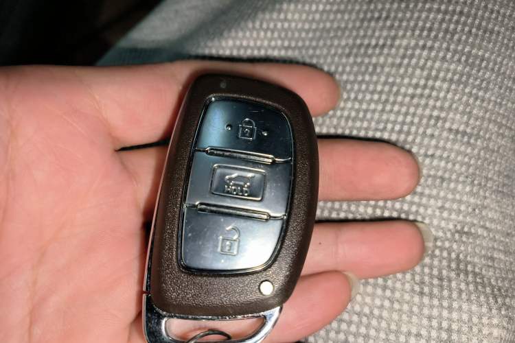 Used Hyundai Tucson 2019 280TGDi Dual-Clutch Two-Wheel Drive Fashion Edition China VI Standard Vehicle Key