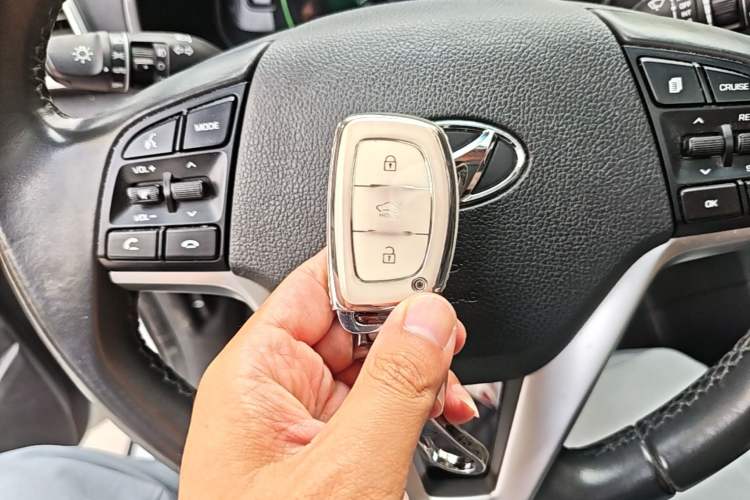 Used Hyundai Tucson 2019 280TGDi Dual-Clutch Two-Wheel Drive Fashion Edition China V Standard Vehicle Key