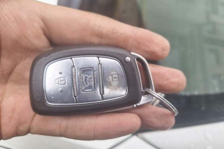 Used Hyundai Tucson 2019 280TGDi Dual-Clutch Two-Wheel Drive Fashion Edition China V Standard Vehicle Key