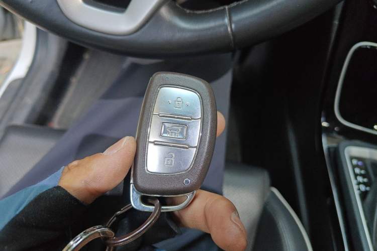 Used Hyundai Tucson 2019 280TGDi Dual-Clutch Two-Wheel Drive Fashion Edition China VI Standard Vehicle Key