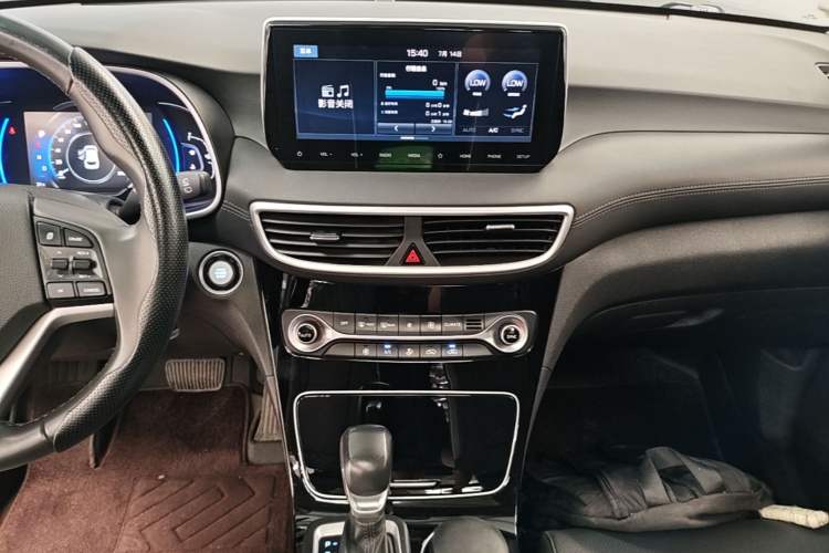 Used Hyundai Tucson 2020 280TGDi Two-Wheel-Drive GLS Fashion Edition China VI Standard Audio And AC Panel