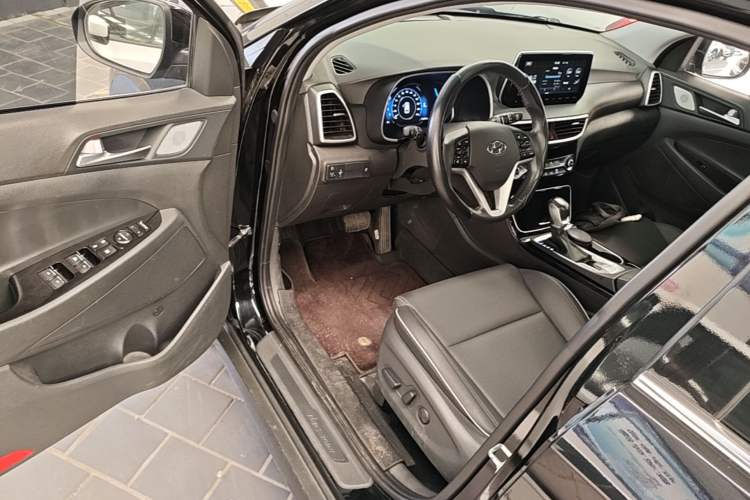 Used Hyundai Tucson 2020 280TGDi Two-Wheel-Drive GLS Fashion Edition China VI Standard Driver Seat