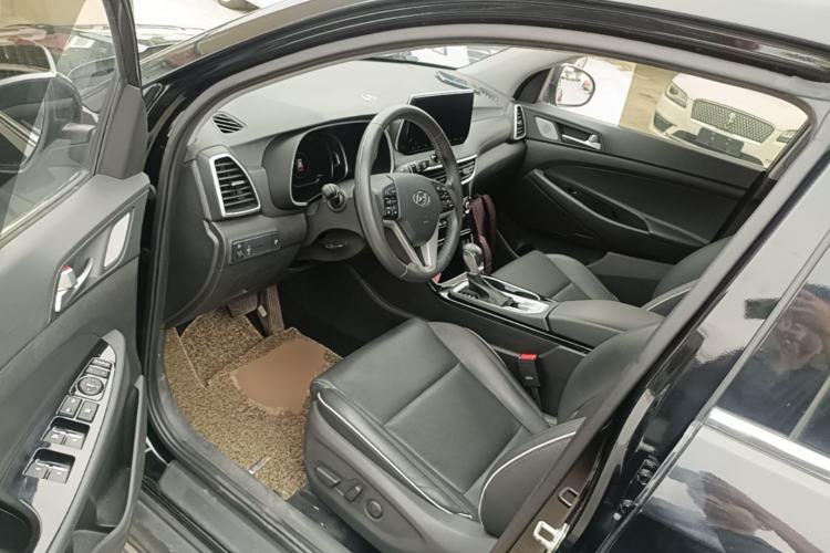 Used Hyundai Tucson 2020 280TGDi Two-Wheel-Drive GLS Fashion Edition China VI Standard Driver Seat