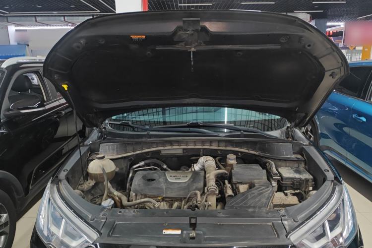 Used Hyundai Tucson 2020 280TGDi Two-Wheel-Drive GLS Smart Connectivity Version China VI Standard Engine Bay