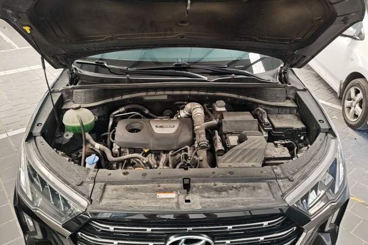 Used Hyundai Tucson 2020 280TGDi Two-Wheel-Drive GLS Fashion Edition China VI Standard Engine Bay