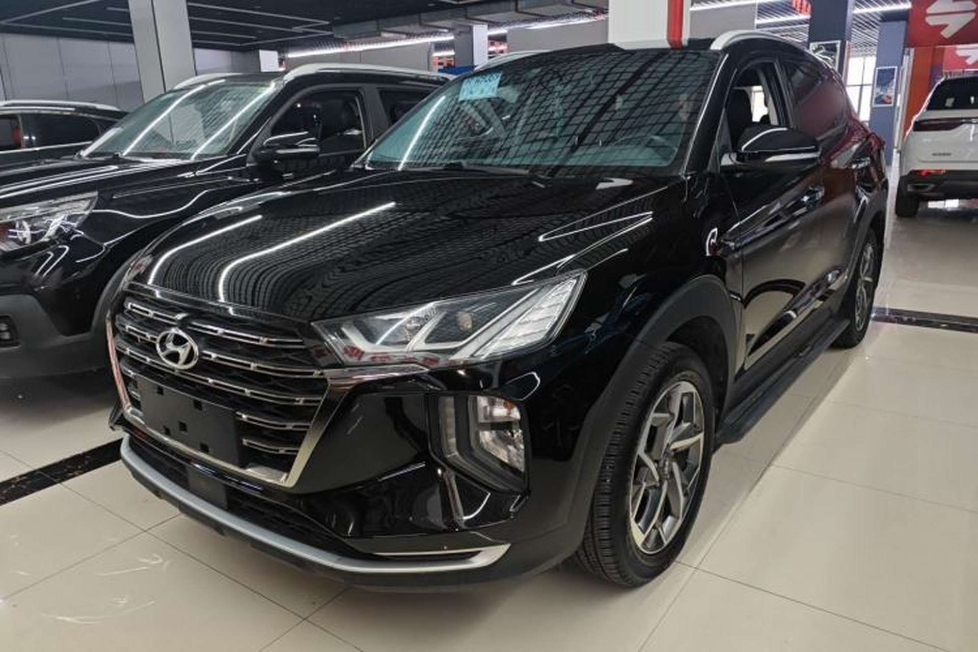 Used Hyundai Tucson 2020 280TGDi Two-Wheel-Drive GLS Smart Connectivity Version China VI Standard Front Left 45 Deg