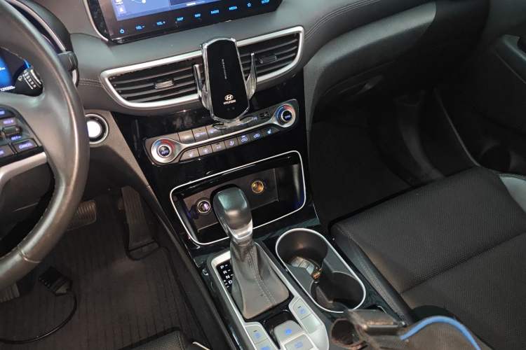 Used Hyundai Tucson 2020 280TGDi Two-Wheel-Drive GLS Smart Connectivity Version China VI Standard Gear Lever