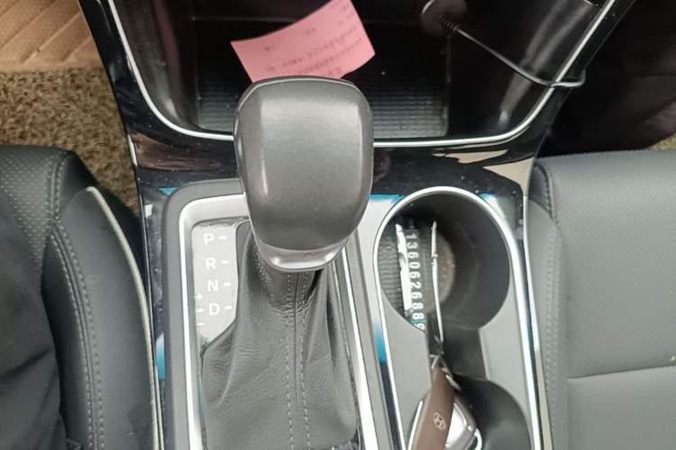 Used Hyundai Tucson 2020 280TGDi Two-Wheel-Drive GLS Fashion Edition China VI Standard Gear Lever