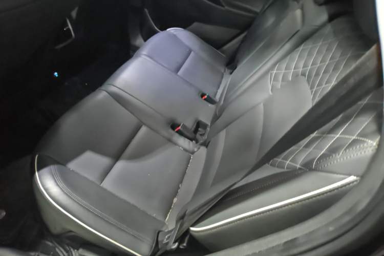 Used Hyundai Tucson 2020 280TGDi Two-Wheel-Drive GLS Fashion Edition China VI Standard Left Rear Seat