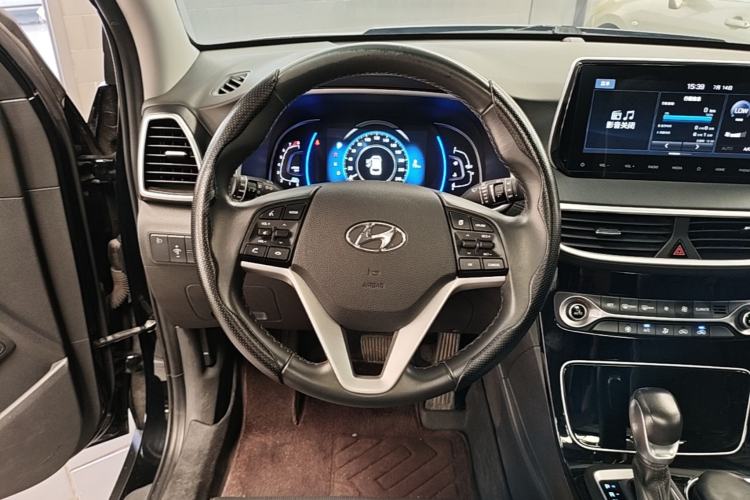 Used Hyundai Tucson 2020 280TGDi Two-Wheel-Drive GLS Fashion Edition China VI Standard Steering Wheel