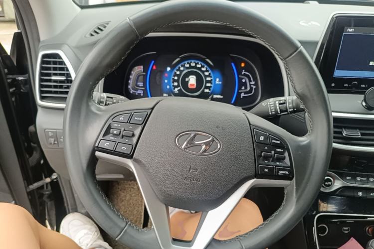 Used Hyundai Tucson 2020 280TGDi Two-Wheel-Drive GLS Fashion Edition China VI Standard Steering Wheel