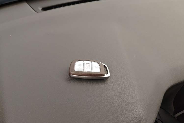 Used Hyundai Tucson 2020 280TGDi Two-Wheel-Drive GLS Fashion Edition China VI Standard Vehicle Key
