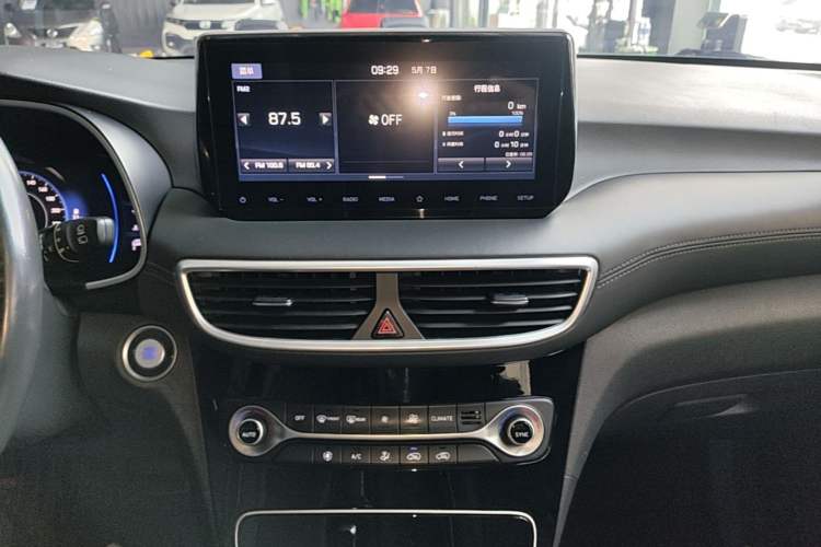 Used Hyundai Tucson 2020 280TGDi Two-Wheel-Drive GLS Fashion Edition China VI Standard Audio And AC Panel