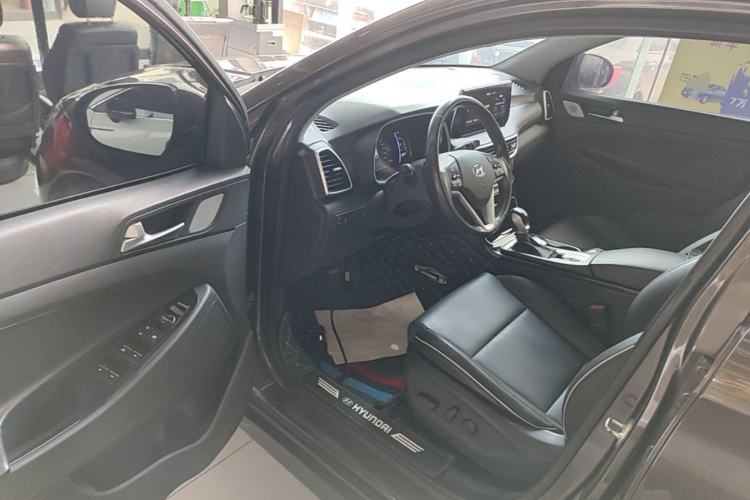 Used Hyundai Tucson 2020 280TGDi Two-Wheel-Drive GLS Fashion Edition China VI Standard Driver Seat