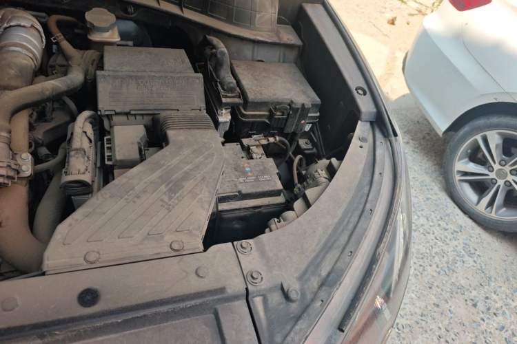 Used Hyundai Tucson 2020 280TGDi Two-Wheel-Drive GLS Fashion Edition China VI Standard Engine Bay Left