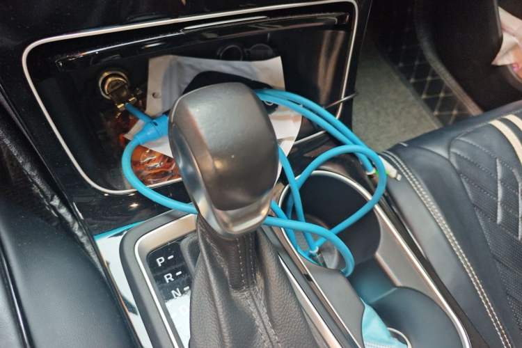 Used Hyundai Tucson 2020 280TGDi Two-Wheel-Drive GLS Fashion Edition China VI Standard Gear Lever