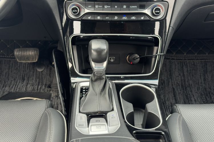 Used Hyundai Tucson 2020 280TGDi Two-Wheel-Drive GLS Smart Connectivity Version China VI Standard Gear Lever