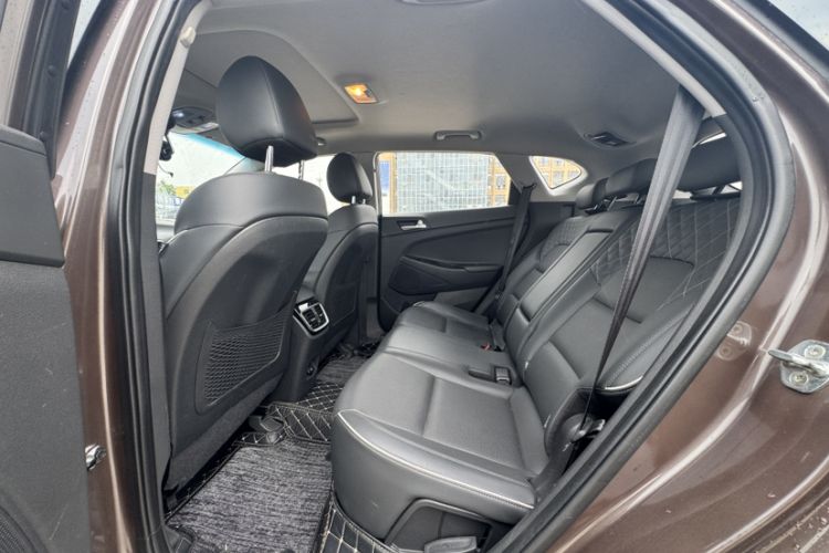 Used Hyundai Tucson 2020 280TGDi Two-Wheel-Drive GLS Smart Connectivity Version China VI Standard Interior 1