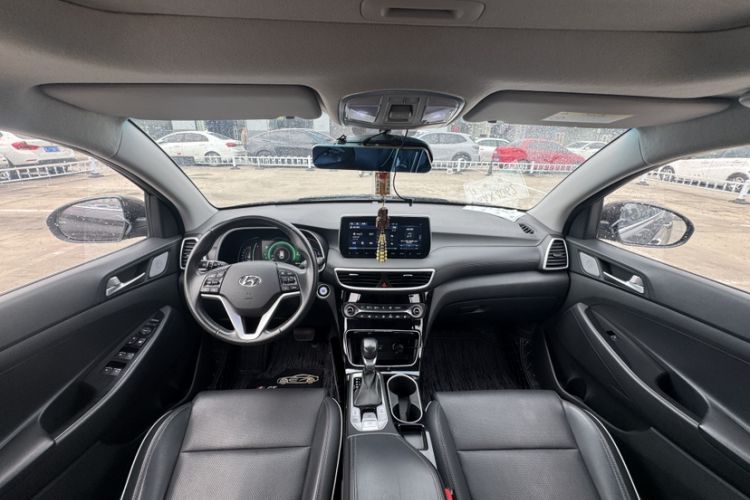 Used Hyundai Tucson 2020 280TGDi Two-Wheel-Drive GLS Smart Connectivity Version China VI Standard Interior 2