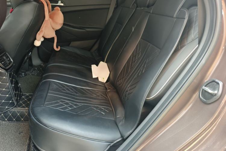 Used Hyundai Tucson 2020 280TGDi Two-Wheel-Drive GLS Fashion Edition China VI Standard Left Rear Seat