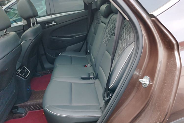 Used Hyundai Tucson 2020 280TGDi Two-Wheel-Drive GLS Fashion Edition China VI Standard Left Rear Seat