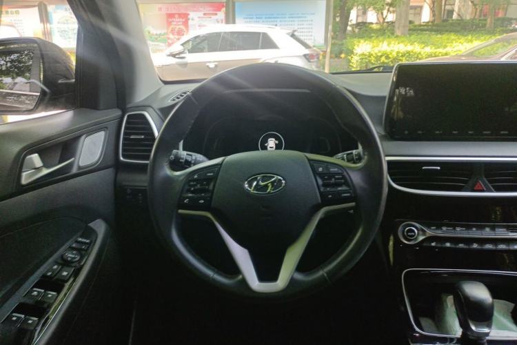Used Hyundai Tucson 2020 280TGDi Dual-Clutch Two-Wheel Drive Smart Edition Emission Standard China V Steering Wheel