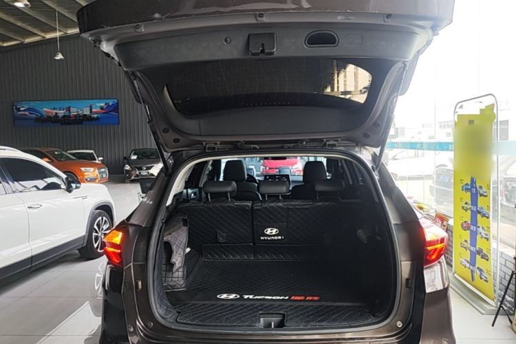 Used Hyundai Tucson 2020 280TGDi Two-Wheel-Drive GLS Fashion Edition China VI Standard Trunk