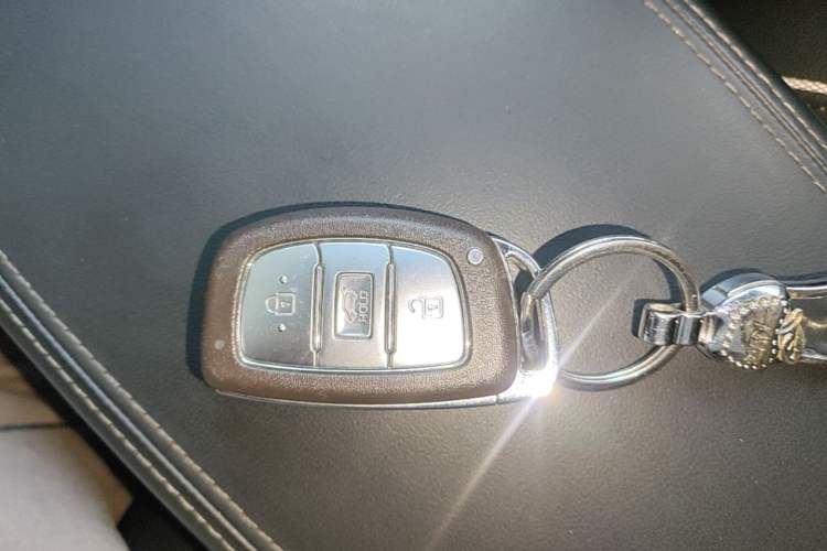 Used Hyundai Tucson 2020 280TGDi Two-Wheel-Drive GLS Fashion Edition China VI Standard Vehicle Key