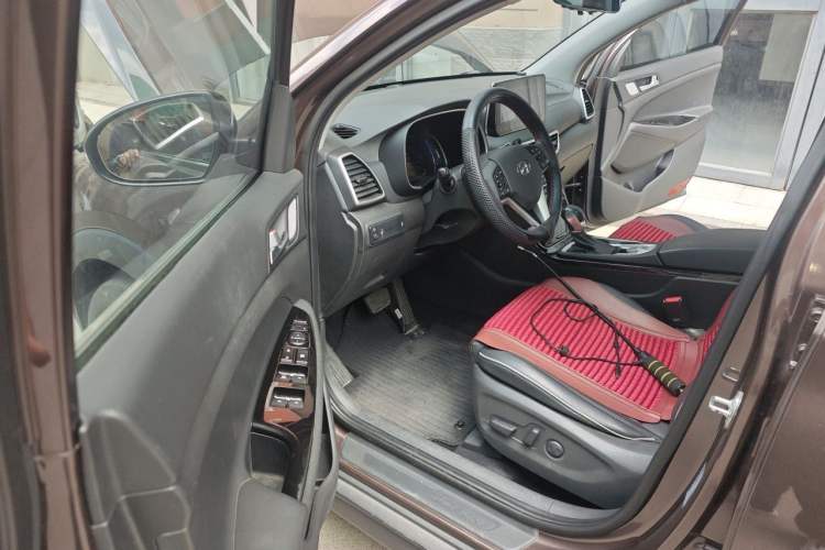 Used Hyundai Tucson 2020 280TGDi Two-Wheel-Drive GLS Smart Connectivity Version China VI Standard Driver Seat