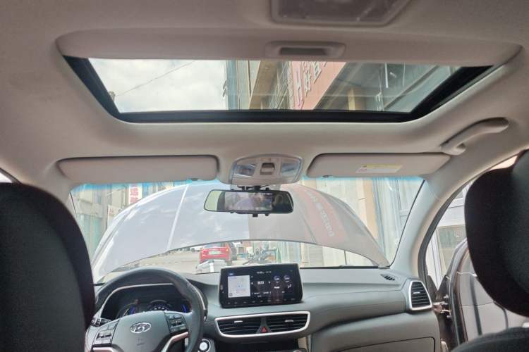 Used Hyundai Tucson 2020 280TGDi Two-Wheel-Drive GLS Smart Connectivity Version China VI Standard Headliner