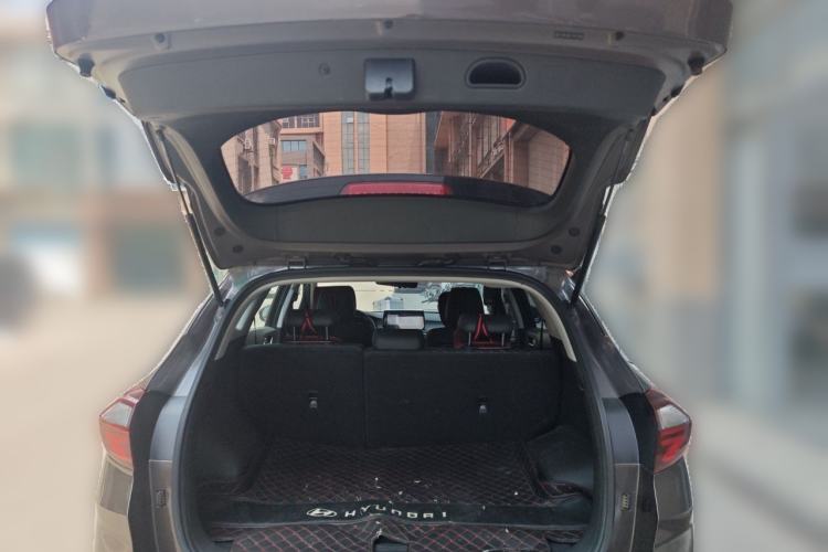 Used Hyundai Tucson 2020 280TGDi Two-Wheel-Drive GLS Smart Connectivity Version China VI Standard Trunk